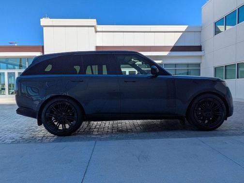 2026 Land Rover Range Rover P400 SE