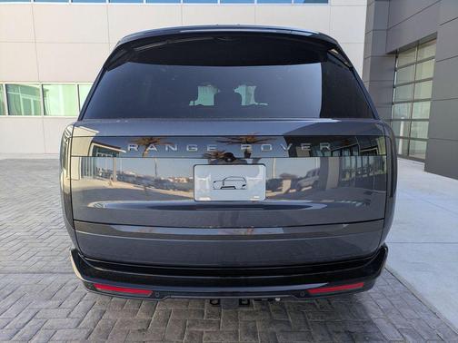 2026 Land Rover Range Rover P400 SE