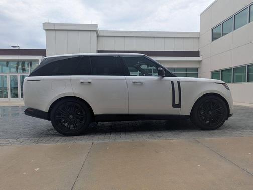 Ostuni White Pearl 2023 Land Rover Range Rover P530 SE
