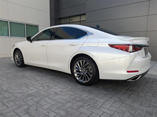 2024 Lexus ES 350 Ultra Luxury