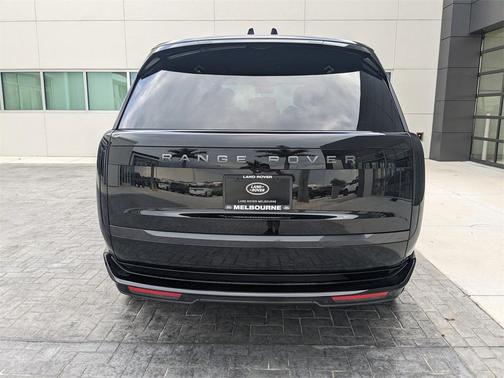2025 Land Rover Range Rover P530 SE 7 Seat