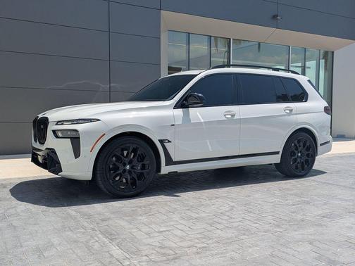 Alpine White 2024 BMW X7 M60i