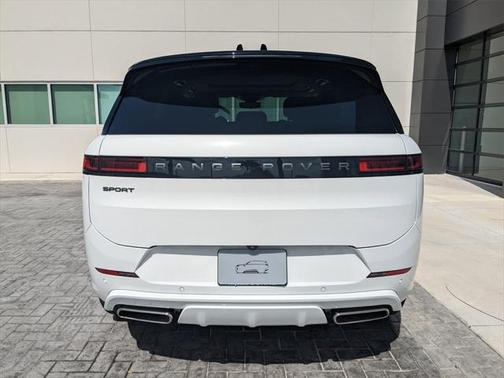 2025 Land Rover Range Rover Sport SE