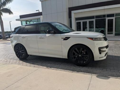 2025 Land Rover Range Rover Sport SE
