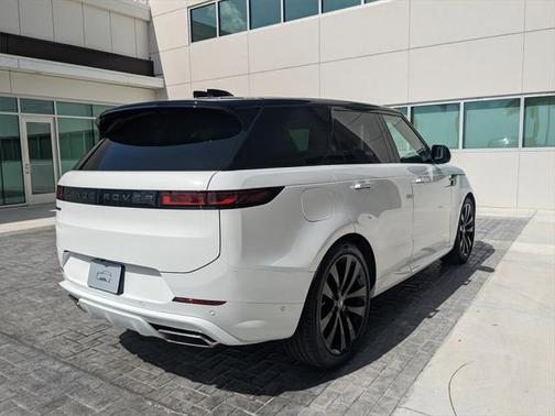 2025 Land Rover Range Rover Sport SE