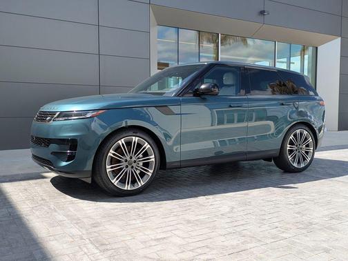 Giola Green Metallic 2026 Land Rover Range Rover Sport SE