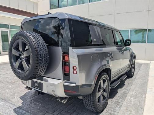 2024 Land Rover Defender 110 P500 SE