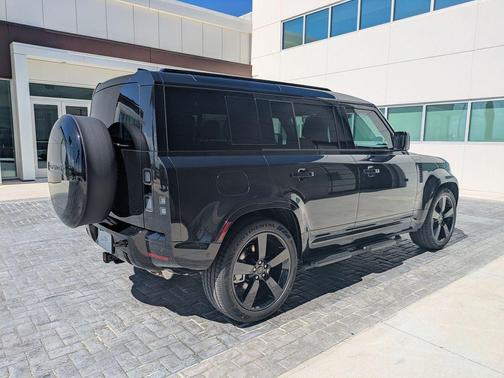 Santorini Black Metallic 2026 Land Rover Defender P400 X-Dynamic SE
