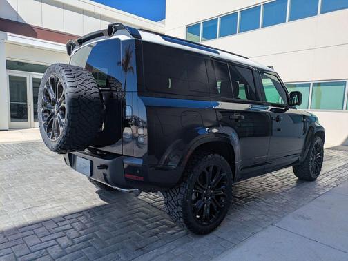 2026 Land Rover Defender P400 X-Dynamic SE