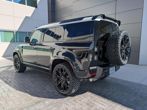 2026 Land Rover Defender P400 X-Dynamic SE