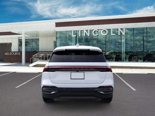 White Platinum Metallic Tri-Coat 2026 Lincoln Nautilus Premiere