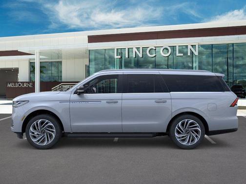 Mist 2026 Lincoln Navigator Premiere