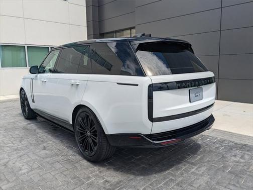 2025 Land Rover Range Rover P400 SE 7 Seat