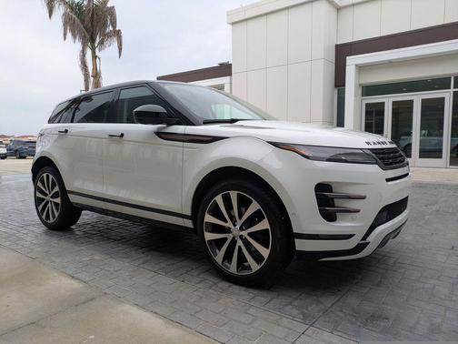 Fuji White 2025 Land Rover Range Rover Evoque Dynamic SE