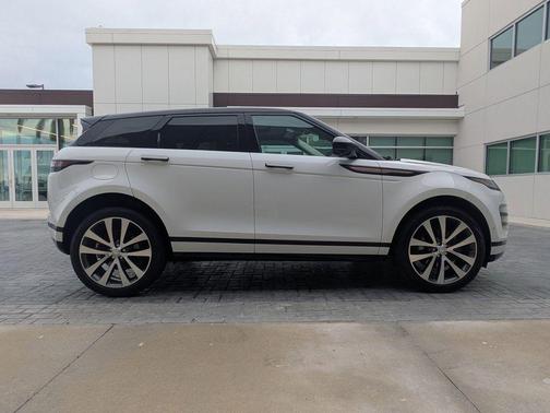 Fuji White 2025 Land Rover Range Rover Evoque Dynamic SE