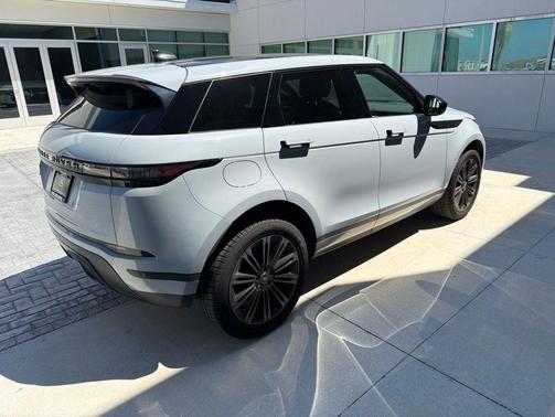 Arroios Gray Metallic 2026 Land Rover Range Rover Evoque S