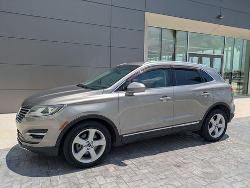 Luxe Silver Metallic 2017 Lincoln MKC Premiere