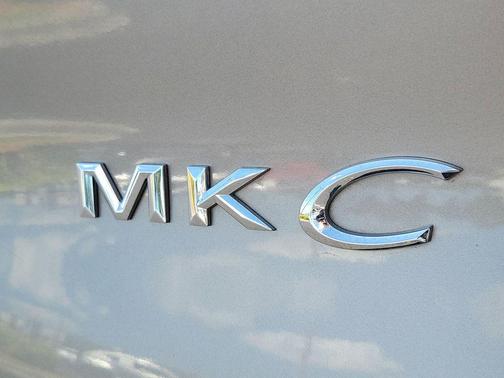 Luxe Silver Metallic 2017 Lincoln MKC Premiere
