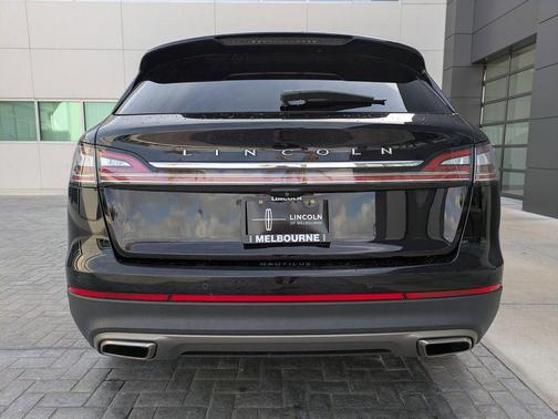 Infinite Black Metallic Clearcoat 2022 Lincoln Nautilus Standard