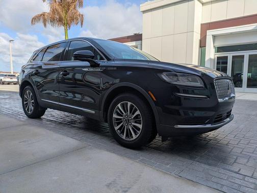 Infinite Black Metallic Clearcoat 2022 Lincoln Nautilus Standard