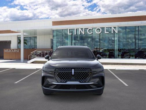 Infinite Black Metallic Clearcoat 2026 Lincoln Nautilus Reserve
