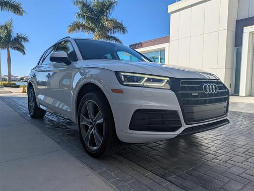 2019 Audi Q5 2.0T Premium Plus