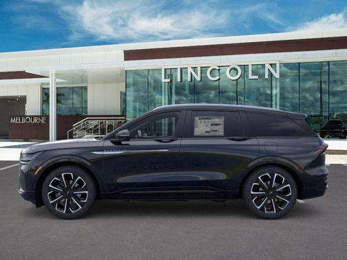 Infinite Black Metallic Clearcoat 2026 Lincoln Nautilus Reserve