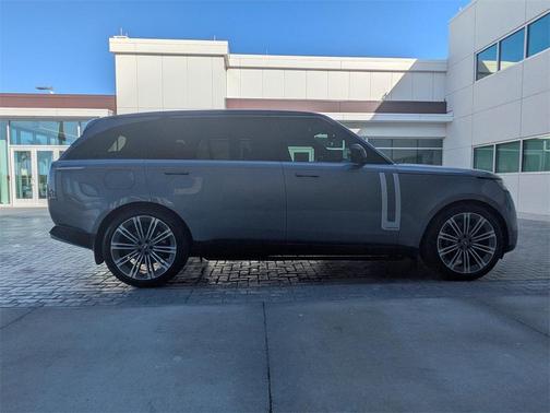 2025 Land Rover Range Rover P530 Autobiography