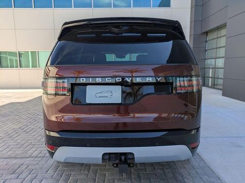 2026 Land Rover Discovery Gemini Edition