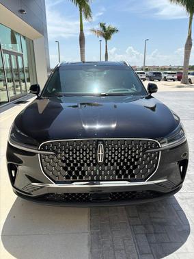 Infinite Black Metallic Clearcoat 2025 Lincoln Aviator Reserve