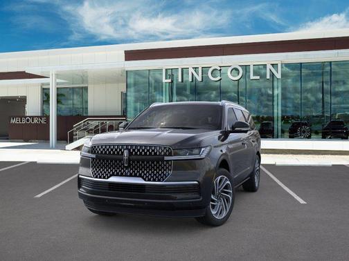 Infinite Black Metallic Clearcoat 2026 Lincoln Navigator Reserve