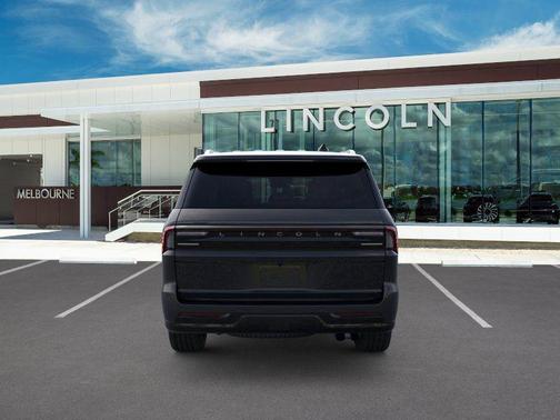 Infinite Black Metallic Clearcoat 2026 Lincoln Navigator Reserve