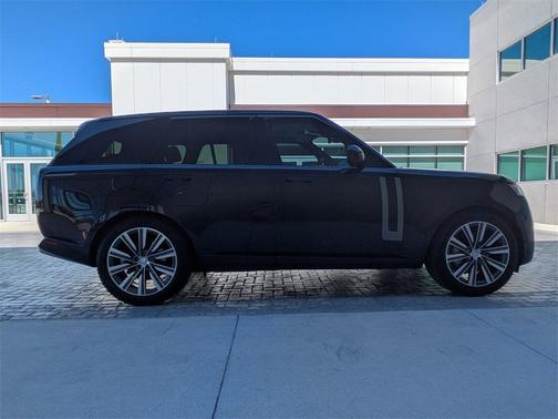 2023 Land Rover Range Rover P530 SE