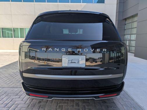 2023 Land Rover Range Rover P530 SE