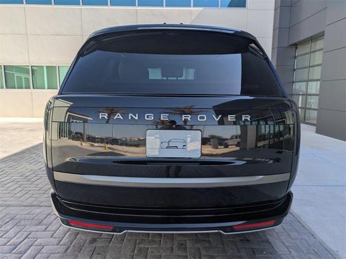 2023 Land Rover Range Rover P530 SE