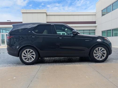 2025 Land Rover Discovery P300 S