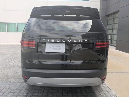 2025 Land Rover Discovery P300 S
