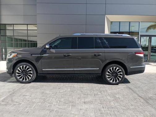 2024 Lincoln Navigator Black Label