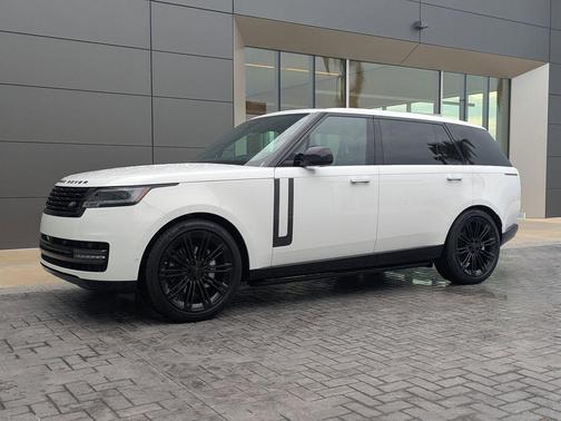 White 2026 Land Rover Range Rover P400 SE 7 Seat