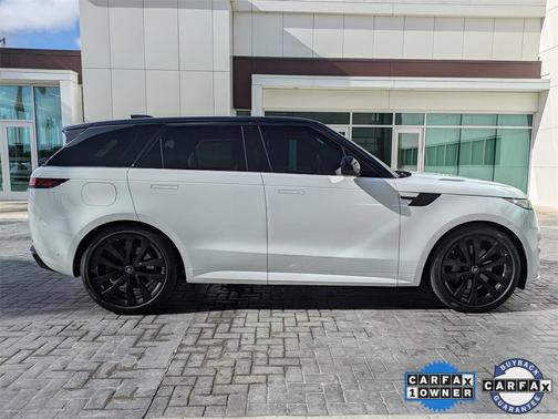 2025 Land Rover Range Rover Sport SE