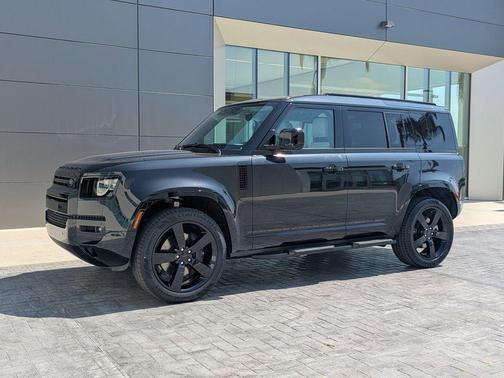 Santorini Black Metallic 2026 Land Rover Defender P400 X-Dynamic SE