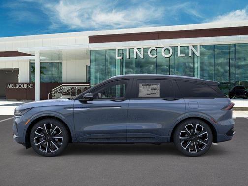 Whisper Blue Metallic Clearcoat 2026 Lincoln Nautilus Reserve