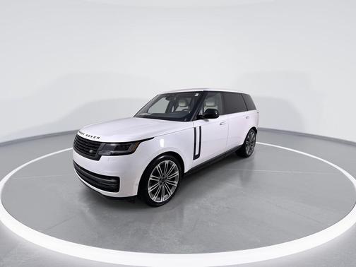 White Pearl 2026 Land Rover Range Rover P530 SE 7 Seat