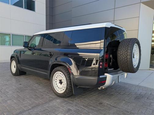 2025 Land Rover Defender 130 P400 S