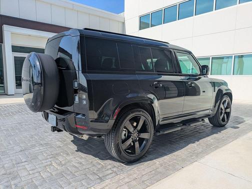 Santorini Black Metallic 2026 Land Rover Defender P400 X-Dynamic SE