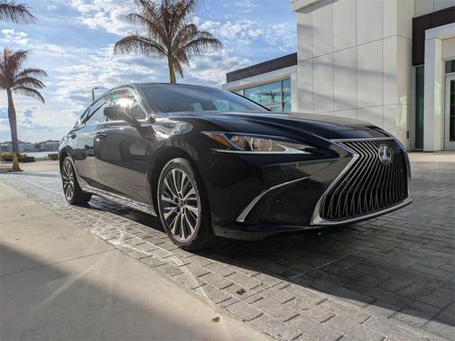 2020 Lexus ES 300h Base