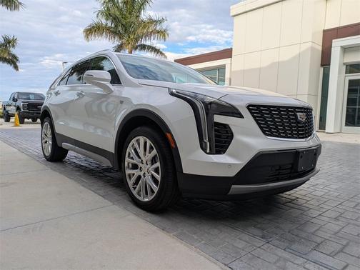 2021 Cadillac XT4 Premium Luxury