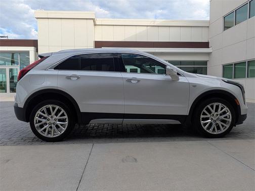 2021 Cadillac XT4 Premium Luxury