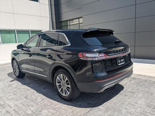 2019 Lincoln Nautilus Select