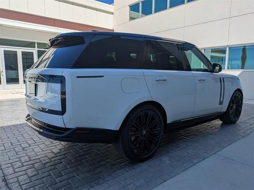 2025 Land Rover Range Rover P530 SE